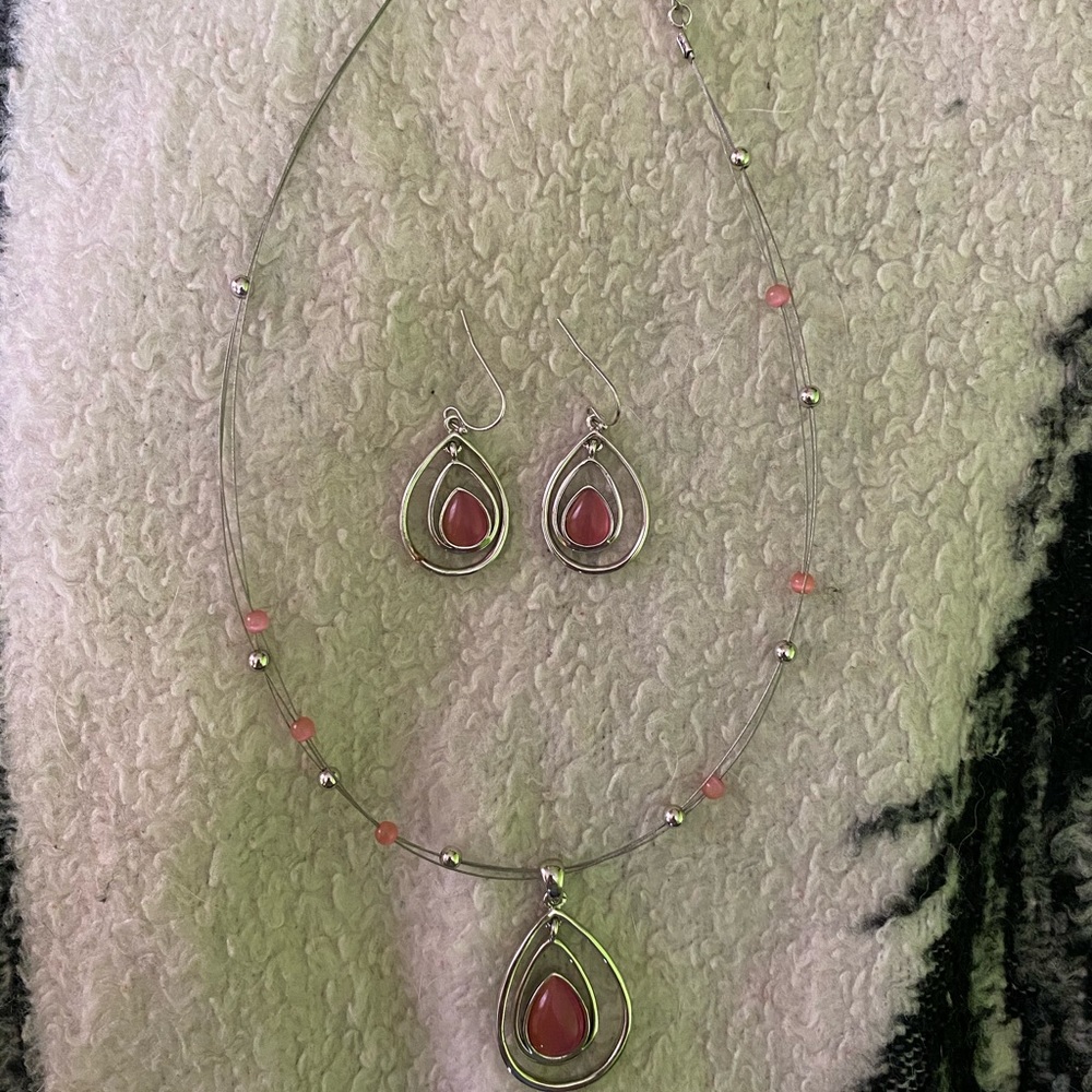 Necklace/earring set